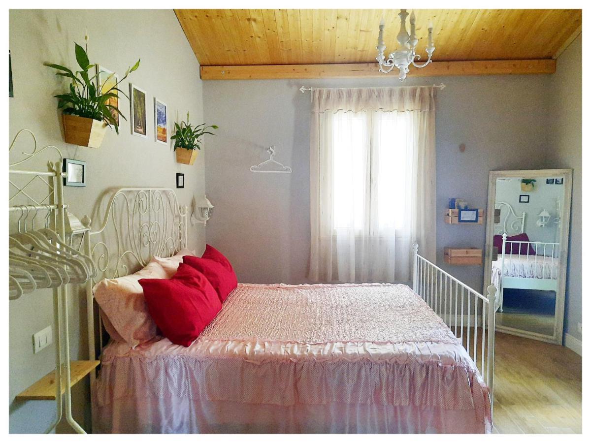 La Casina Bed & Breakfast Trecasali Exterior photo